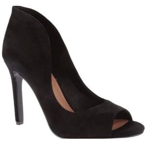 Vince Camuto Black Suede Karolyn Pump in Black